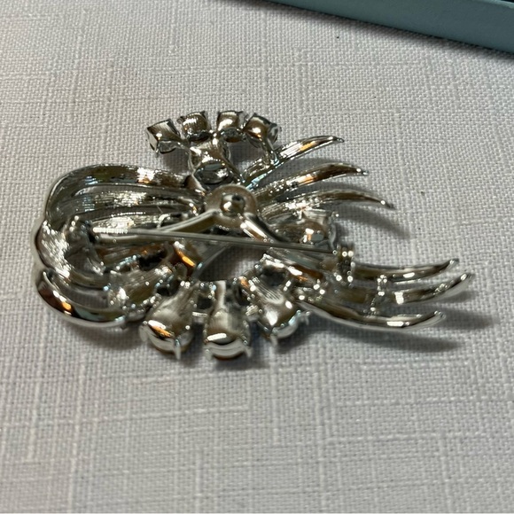 Coro Silver and Blue Necklace Brooch & Clip-on Earrings BLUE SILVER - Picture 8 of 15